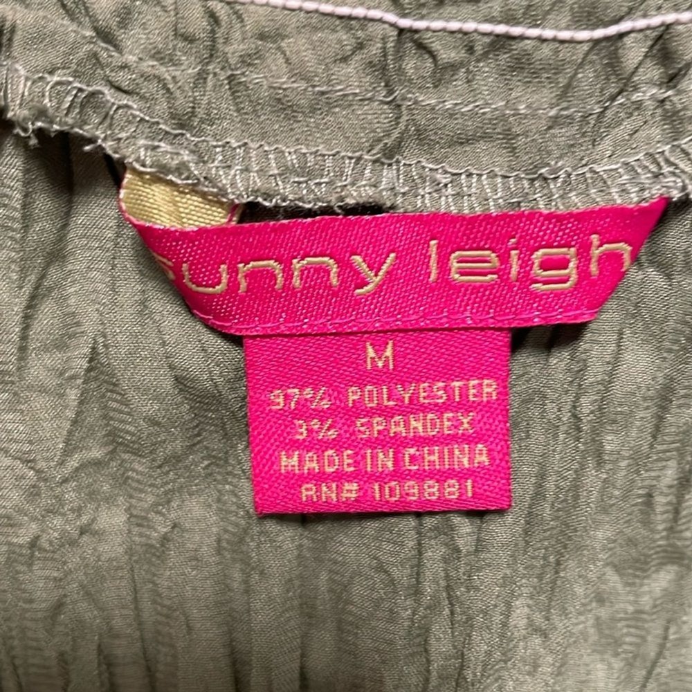 Sunny Leigh Green Crinkle Textured V Neck Short Sleeve Top Women M - Picture 5 of 6